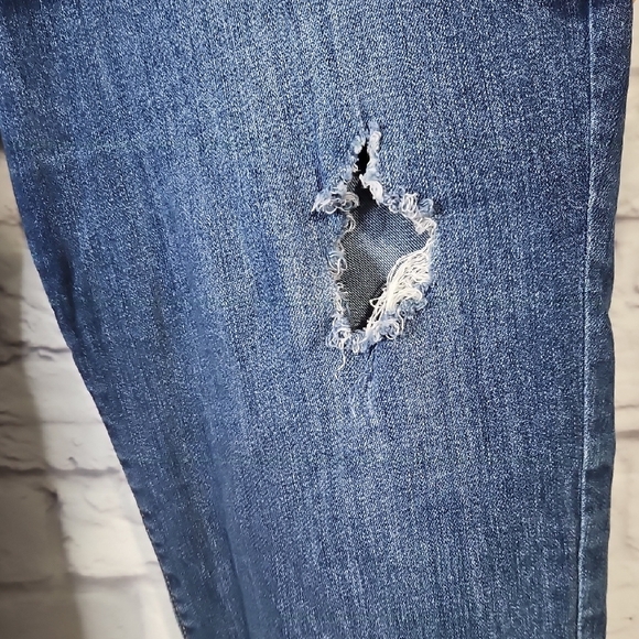 Kut From The Kloth Stylish Blue Distressed Boyfriend Jeans - Picture 4 of 9